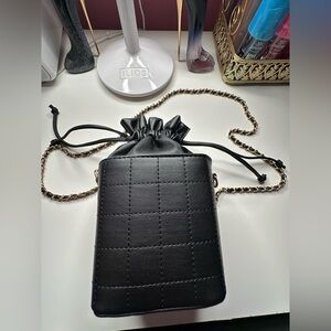 Elegant Black Quilted Chain Bag